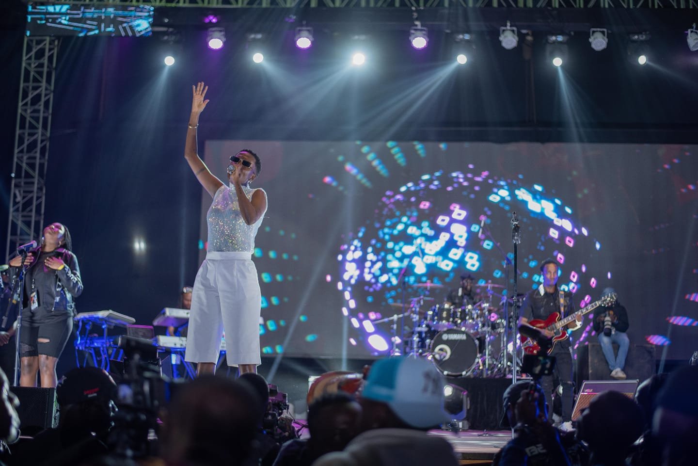 Azawi of Swangz Avenue delivers an outstanding performance during her debut show.